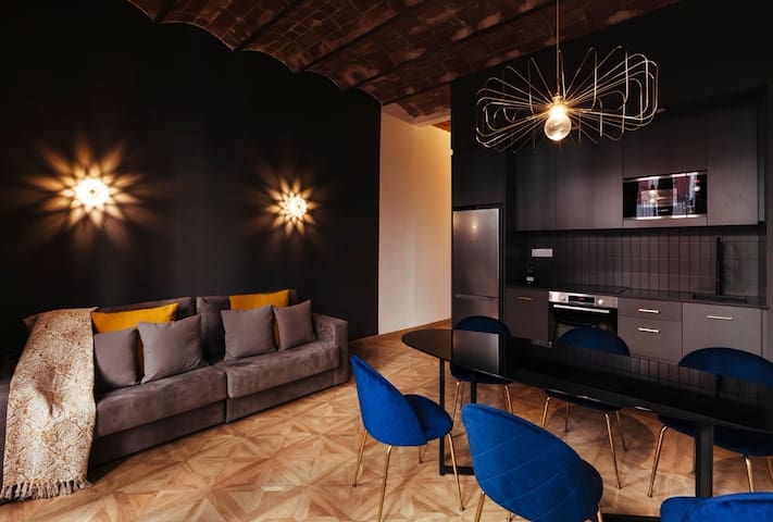 Beautiful Apt 2 Bedroom in the Gothic Quarter gallery image 3