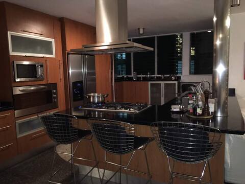 Amplio y cómodo apartamento de excelente ubicación