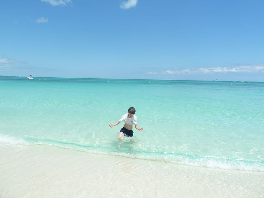 Gin Clear Turquoise waters of Middle Caicos