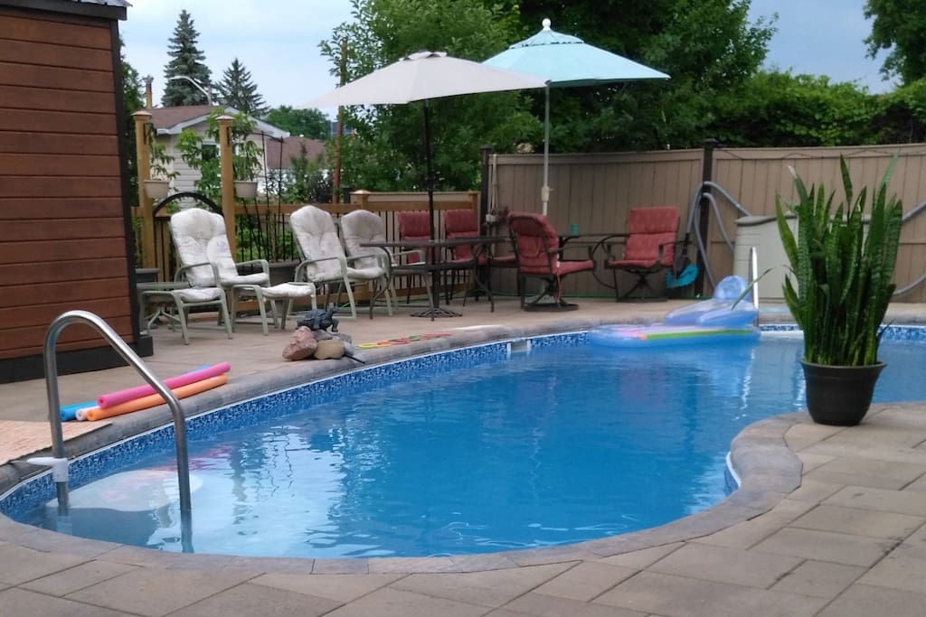 Pool and lounge area