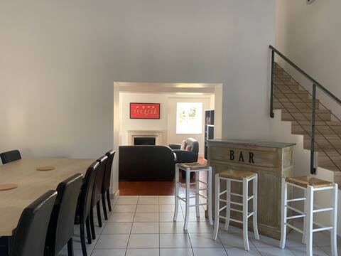 House located in the middle of Givry