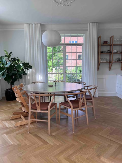 Villa close to city center - child friendly - free parking