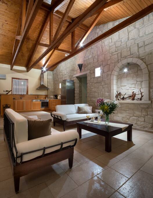 Amazing villas in Crete - Villa Myrrini - ceiling by night