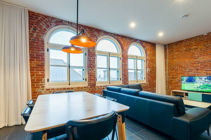 T402- Les Lofts du Trésor – Par Les Lofts Vieux-Qc gallery image 4