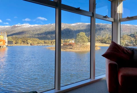 Popular Airbnb listing: Lakeside 22 in Crackenback