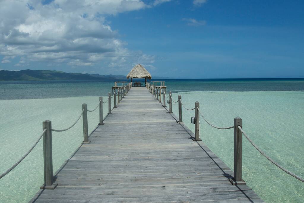 ponton sur la plage de Punta Rucia Lodge
