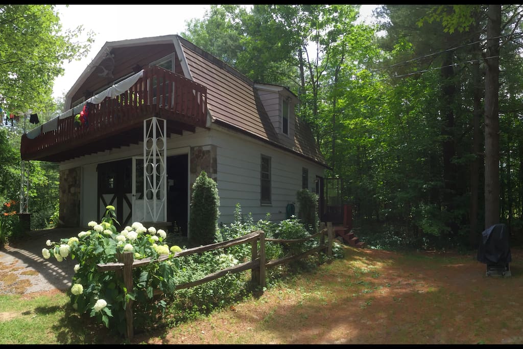 Another angle of the guesthouse. This photo depicts what the house looks like from this angle.