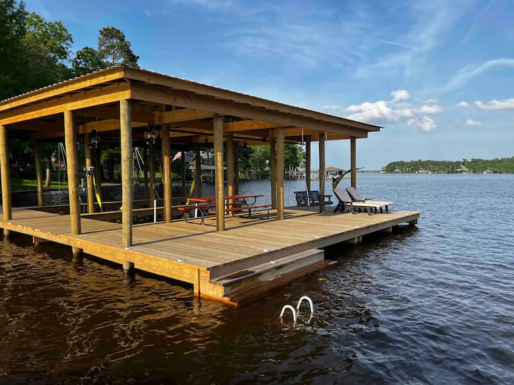 Cross Lake 4 bed, 3 bath house -1/4 mile to Marina