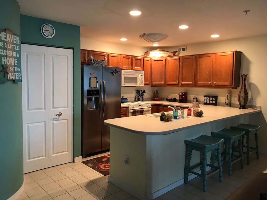 kitchen with dining bar