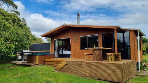 Tranquil Countryside Retreat with Spa