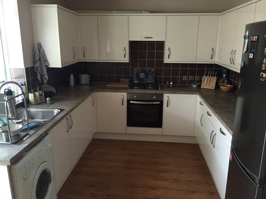 Kitchen Photo 1