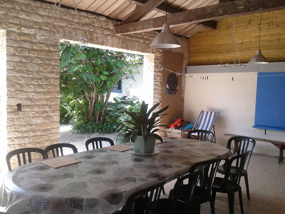 chai ouvert sur le jardin