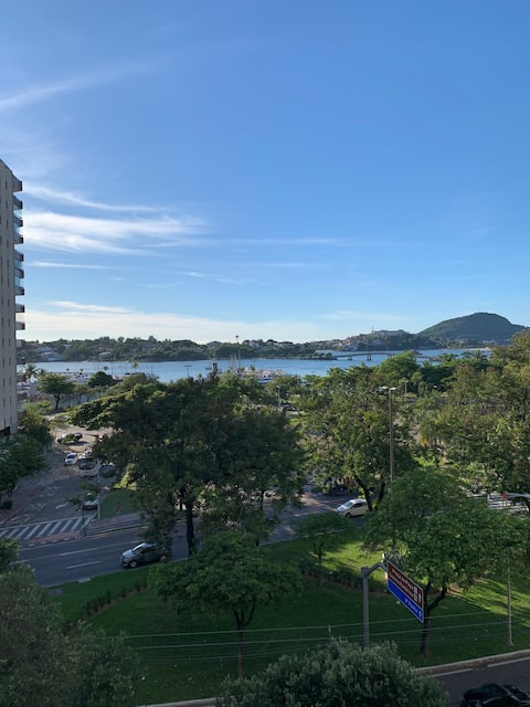Apartment in front of the Iate Clube do ES. Praia do Canto