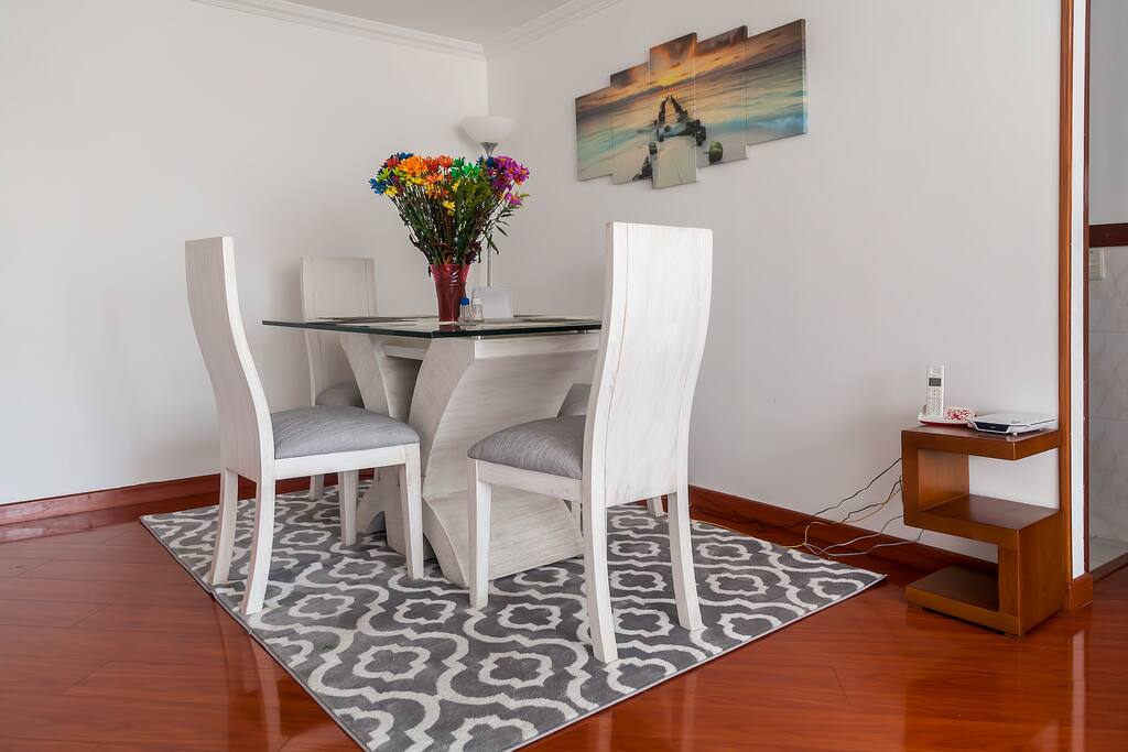 Comedor/ Dinning Table