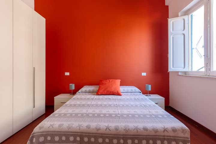 Оринџ комода