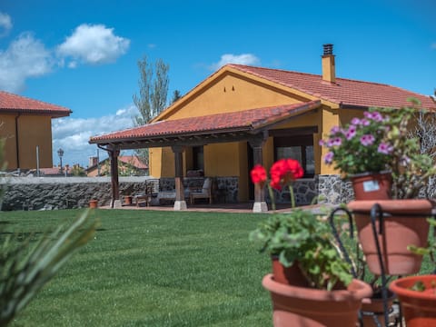 Popular Airbnb listing: Casa Cantera del Berrocal, free WiFi in Segovia
