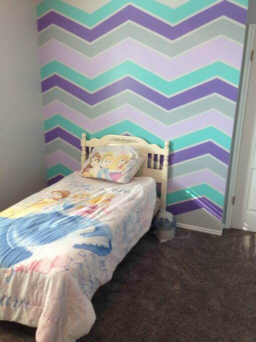 upstairs bedroom 3