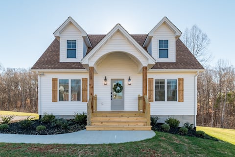 The Golden Jewel | Game Room, Fire Pit & Deck