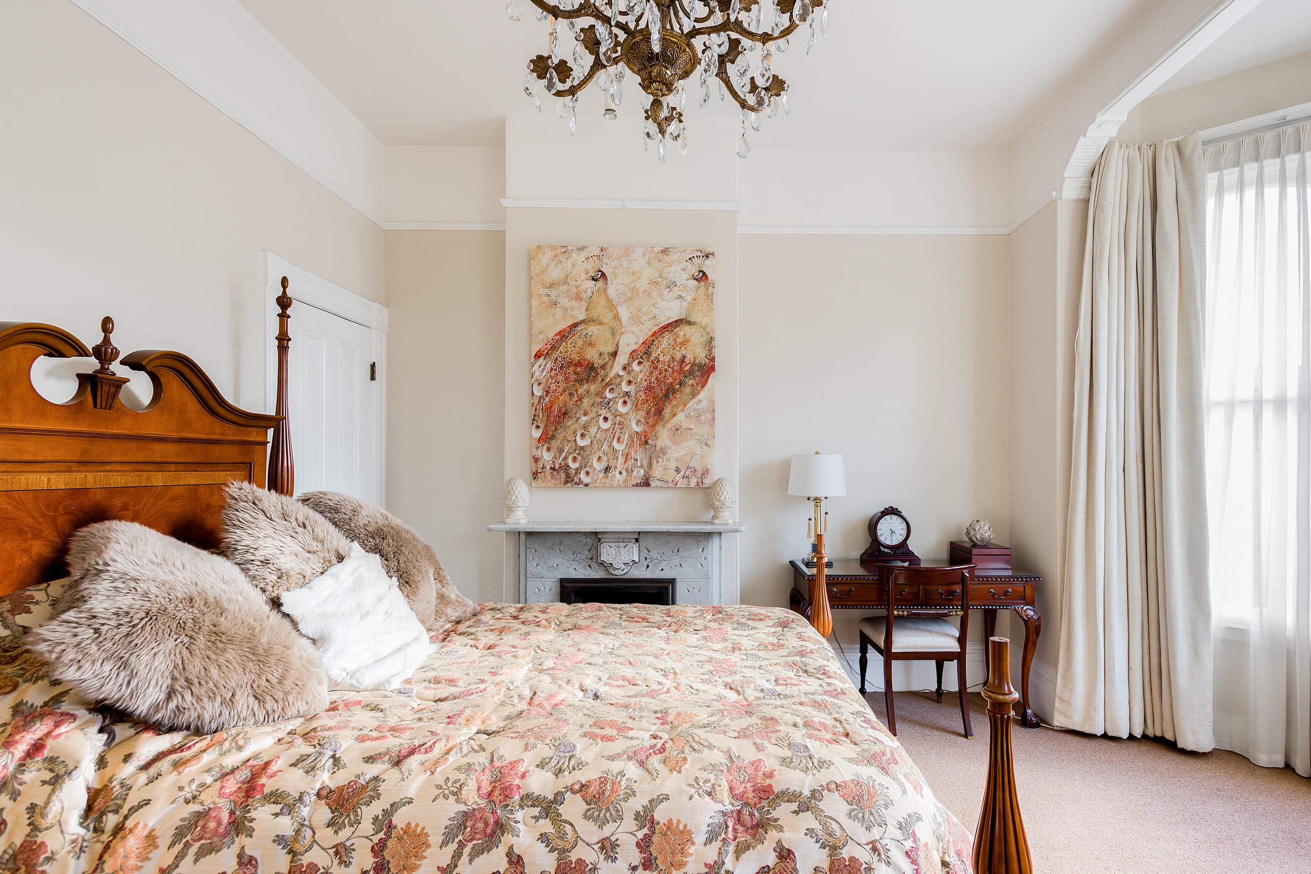 Home in San Francisco · ★4.85 · 4 bedrooms · 4 beds · 2 baths - Image 15