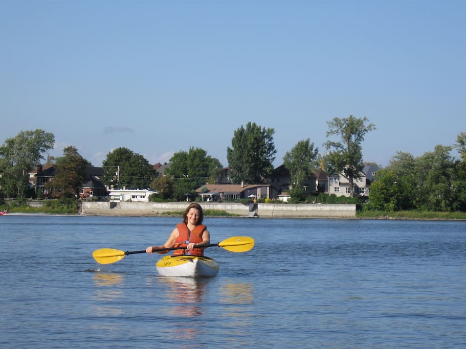 rivière des Prairies à 50m navigable, petit kayak à disposition.