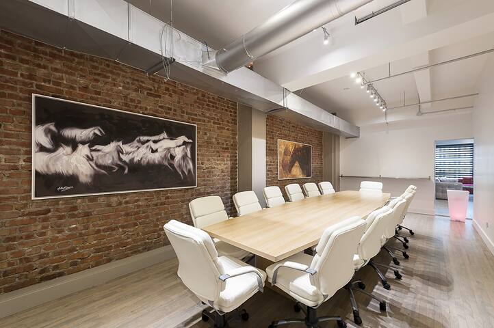 Holland Hotel | The Executive Loft gallery image 3