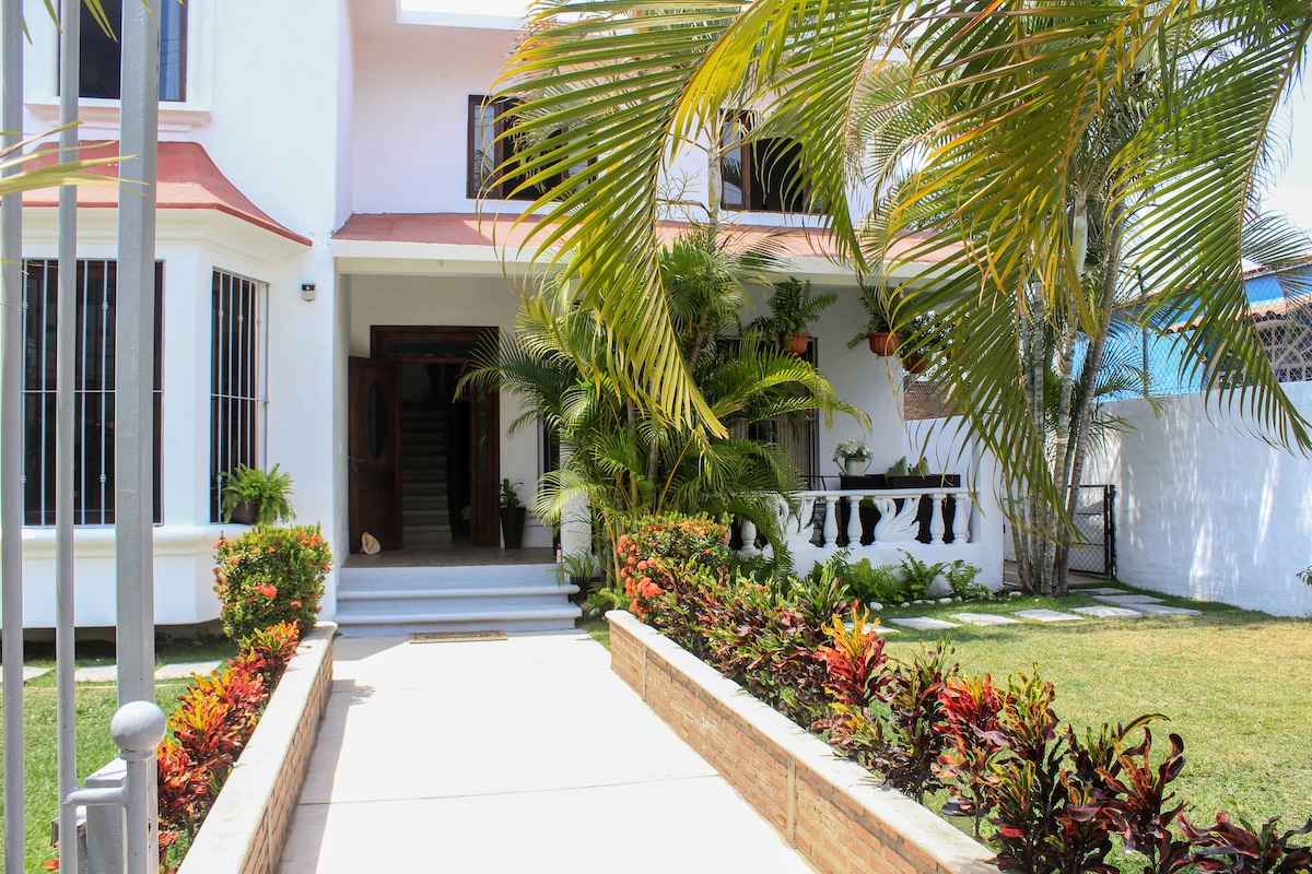 4BR Villa in Puerto Vallarta — photo 1