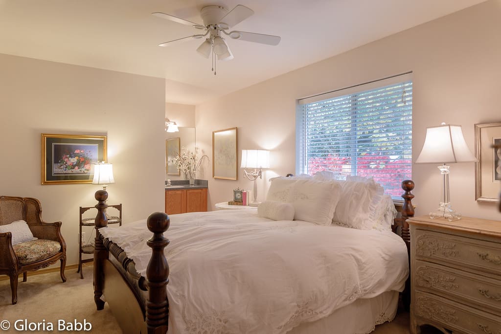 En-suite guest bedroom