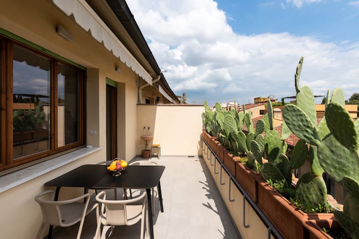 Pitti Penthouse, 2 terraces with view!