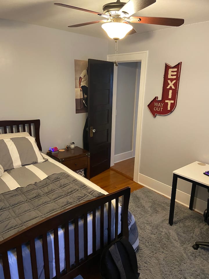 Spálňa s manželskou posteľou