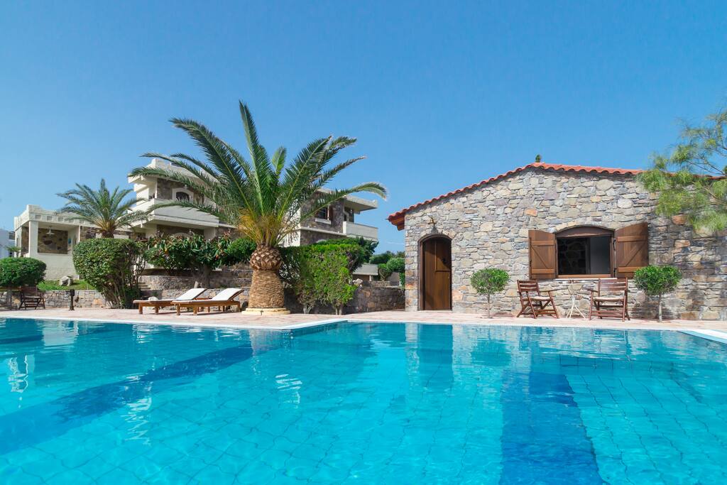 Swimming pool 15 mettres.