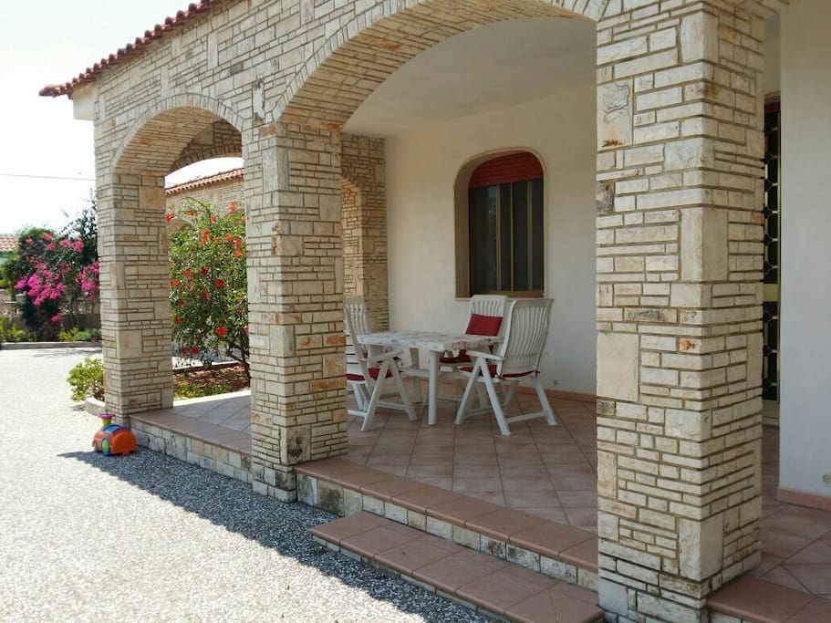 Portico anteriore