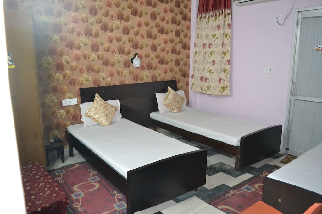 3 Single beds