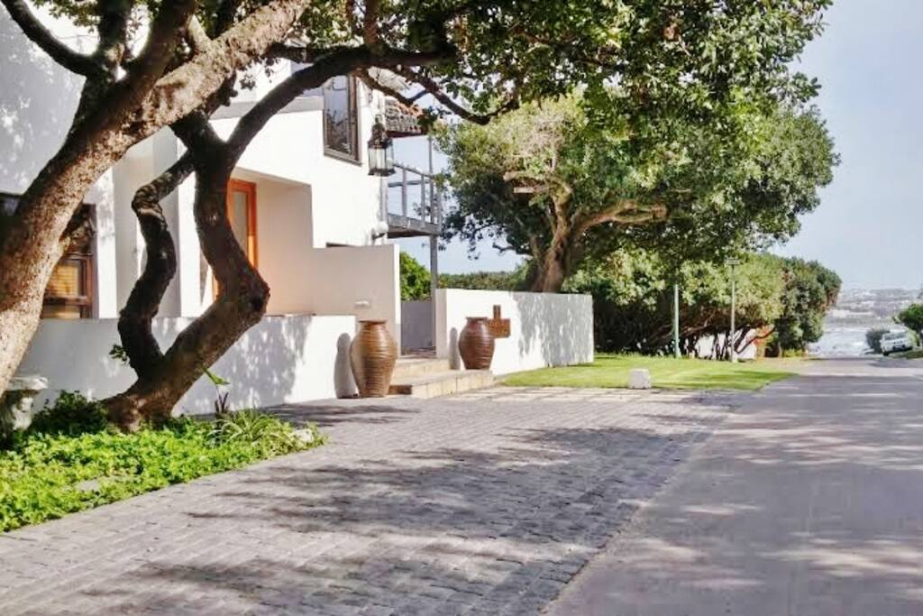 Street view of Arbeidsgenot, Onrusrivier, Western Cape, South Africa
