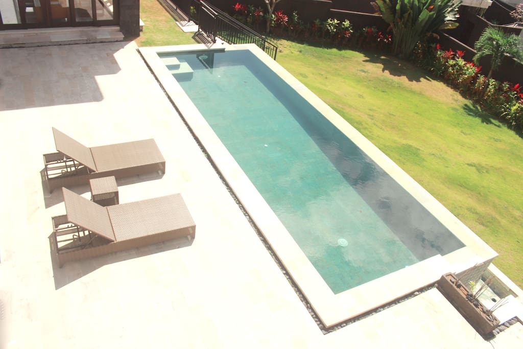 pool & garden