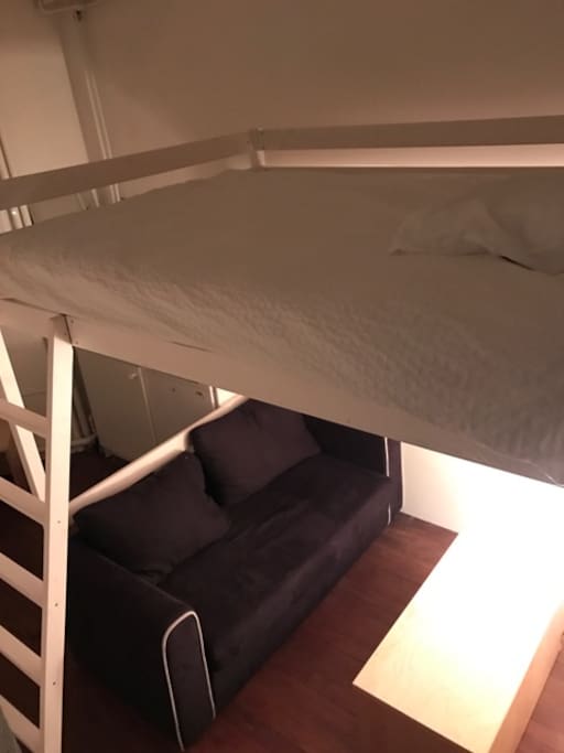 Mezannine bed