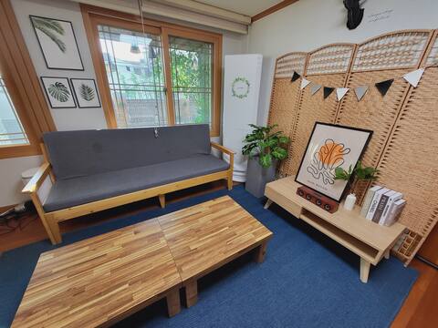 [Urban Forest] Terminal 5 minutes, Baseball field 2 minutes/High-temperature sterilization washing/3 queen beds, family, friends, lovers, home party, baseball intuition