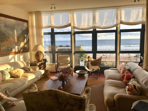 Splendid Beach Walk Home