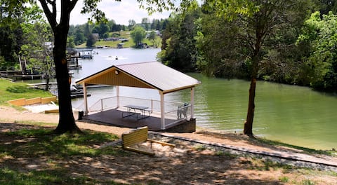 Lakehouse On Claytor Lake Dublin Va private beach.