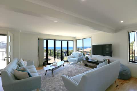 The Views - 4 Bedroom Pet Friendly Home