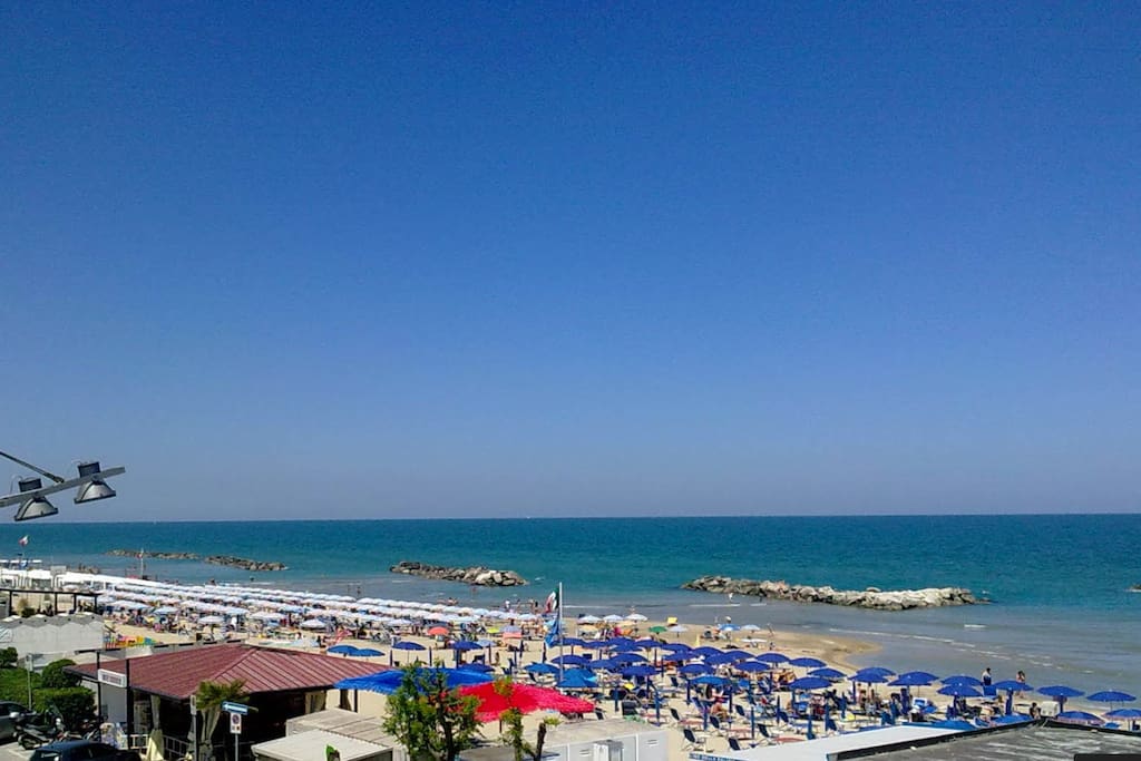 Vista sul lungomare
view on the seafront