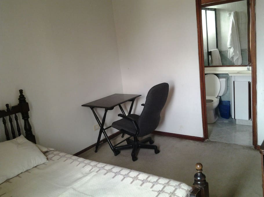 Mesa y silla para Portátil