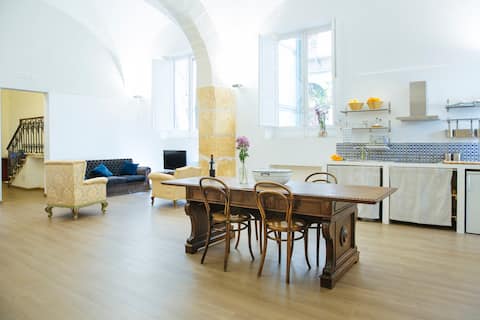 Airbnb con migliori performance: Huge Loft in Trapani's Historical Center a Trapani