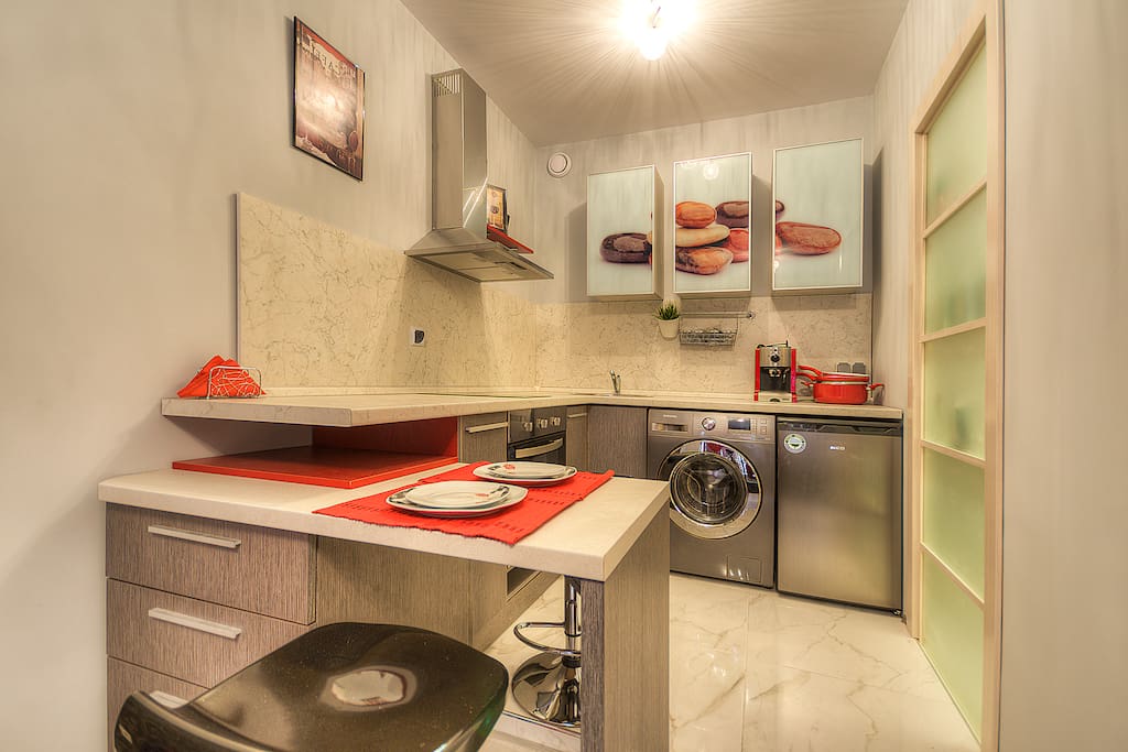 Fully equipped kitchen open to the living room