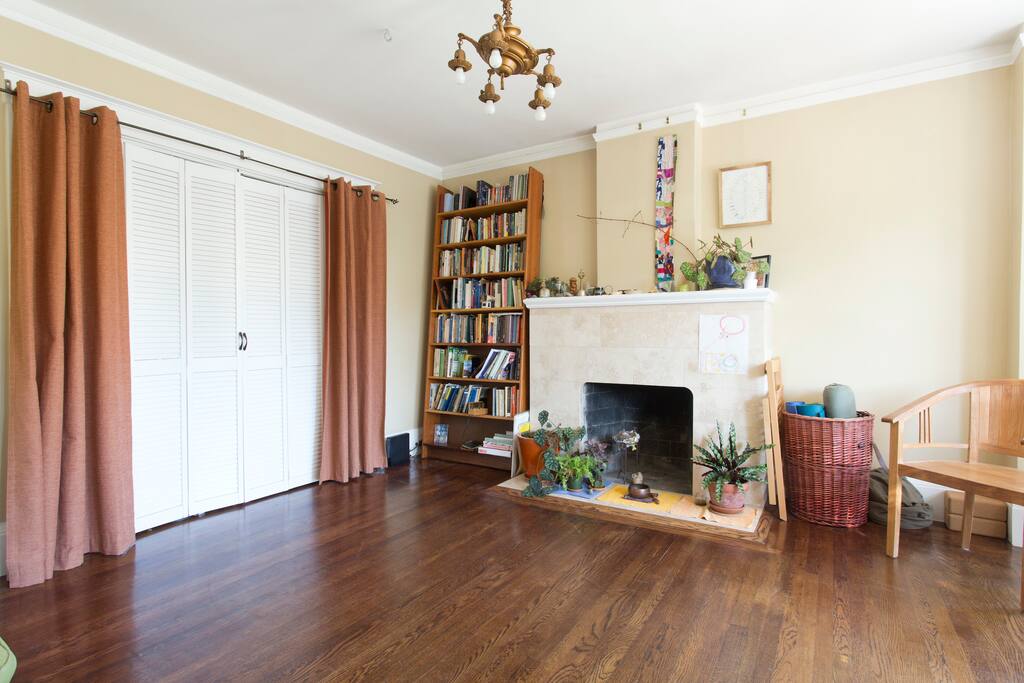 Spacious living room