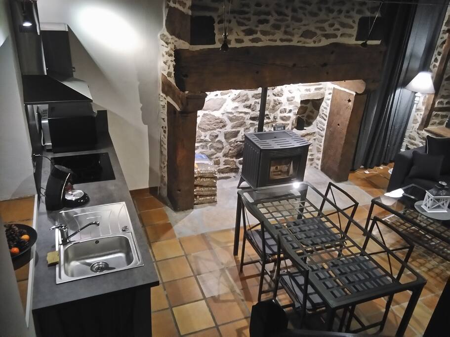 La pièce à vivre et la cuisine