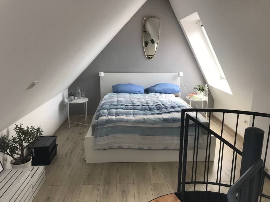 Maisonette Bedroom, Queensize Bed