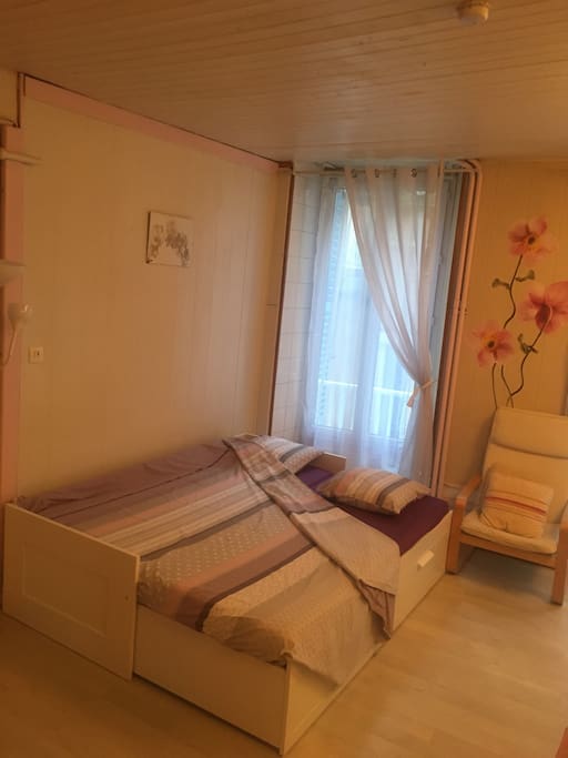 Couchage 180x200 avec 2 matelas très confortables
Les lits sont faits pour votre arrivée