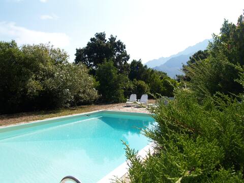 Large, quiet property with swimming pool and views
