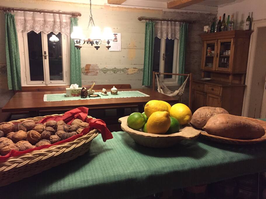 Dining room - jídelna.