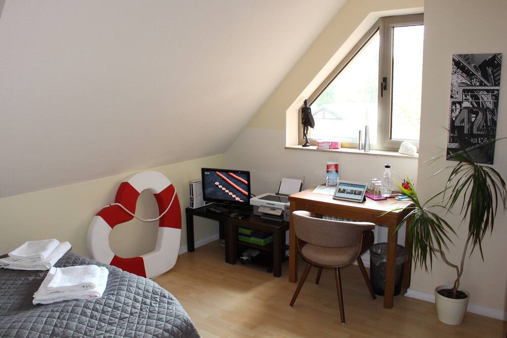 Guest room.